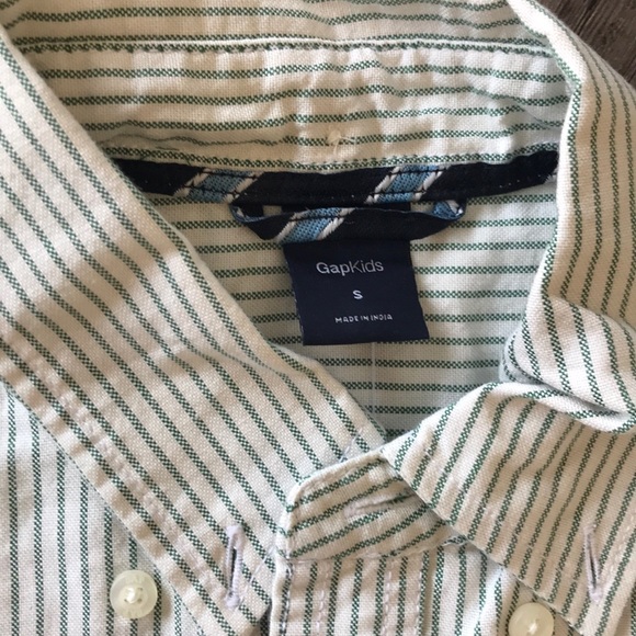 🆕GAP boys button down striped shirt - Picture 2 of 3